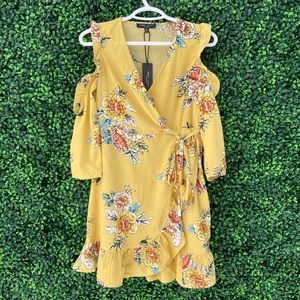 NWT Floral Yellow Romeo & Juliet Long Sleeve Dress